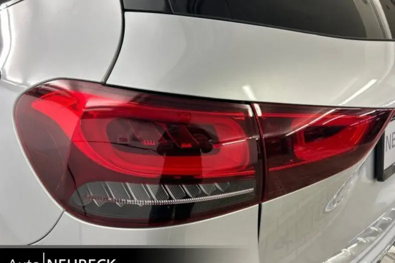 Mercedes-Benz GLA 220 din 2022 cu 52.999 km - oferta MER114967 - foto 25