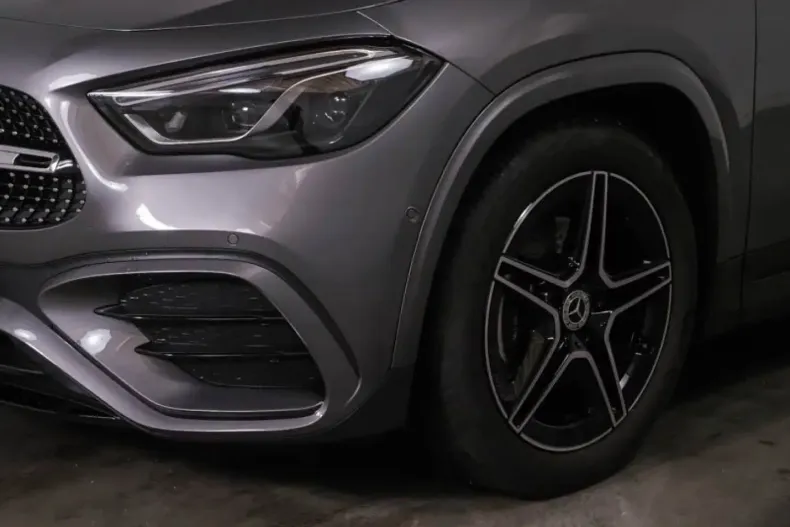 Mercedes-Benz GLA 200 din 2024 cu 13.900 km - oferta MER114969 - foto 3