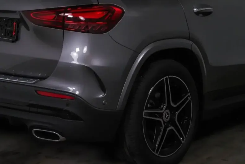 Mercedes-Benz GLA 200 din 2024 cu 13.900 km - oferta MER114969 - foto 4