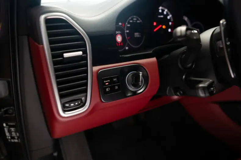 Porsche Cayenne din 2021 cu 68.091 km - oferta POR114976 - foto 8