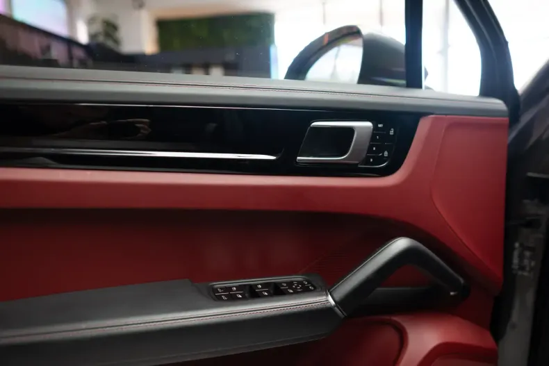 Porsche Cayenne din 2021 cu 68.091 km - oferta POR114976 - foto 22