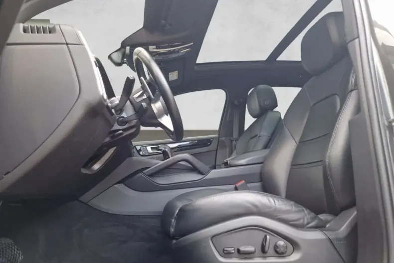 Porsche Cayenne din 2022 cu 49.377 km - oferta POR114977 - foto 5