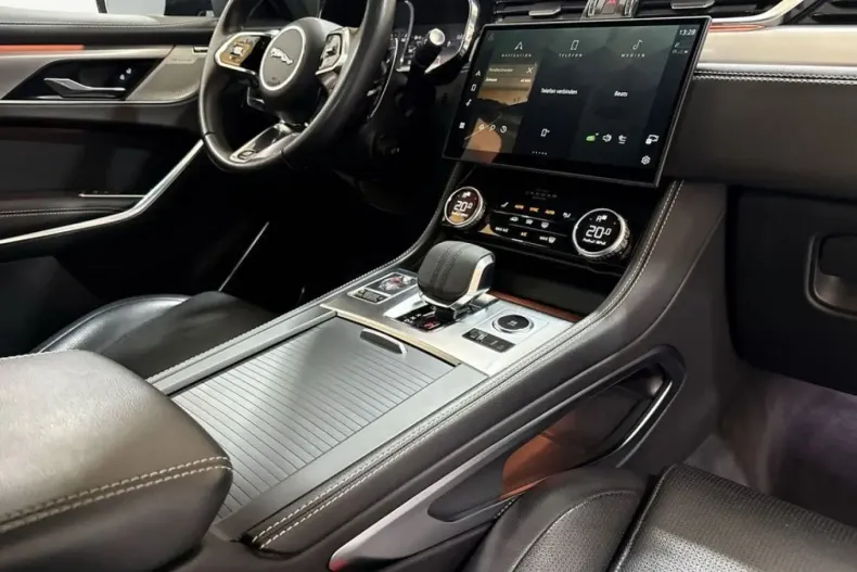 Jaguar F-Pace din 2023 cu 87.940 km - oferta JAG114988 - foto 16