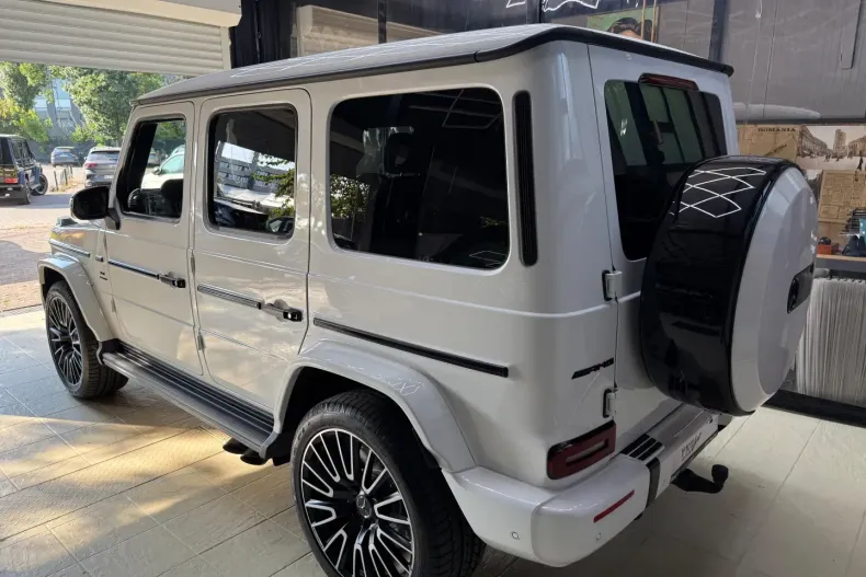 Mercedes-Benz G 63 AMG din 2025 cu 2.500 km - oferta MER115000 - foto 4