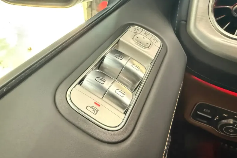 Mercedes-Benz G 63 AMG din 2025 cu 2.500 km - oferta MER115000 - foto 19