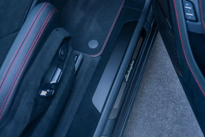 Lamborghini Urus din 2023 cu 12.580 km - oferta LAM115012 - foto 25