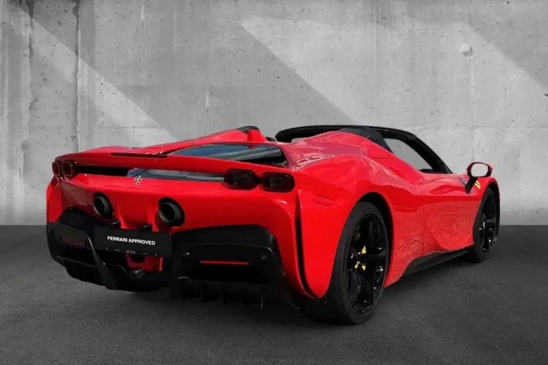 Ferrari SF90 din 2022 cu 9.900 km - oferta FER115022 - foto 7