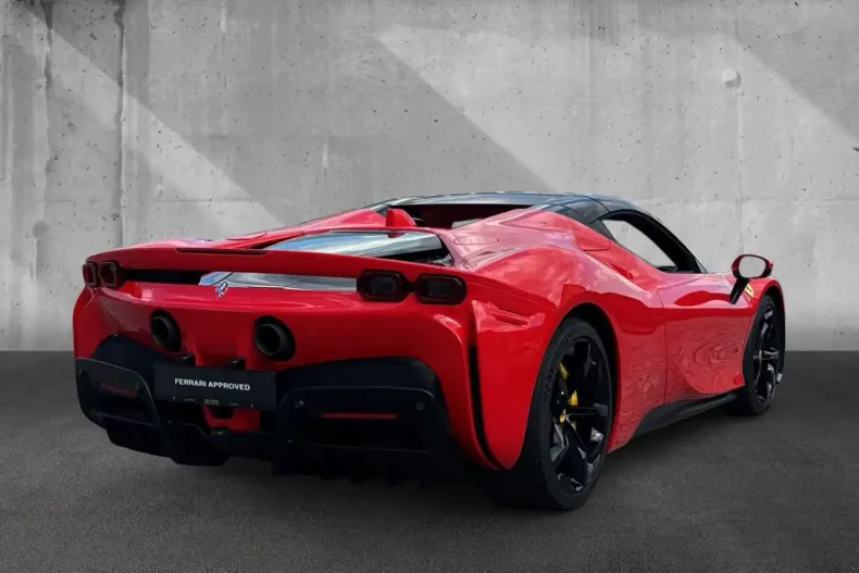 Ferrari SF90 din 2022 cu 9.900 km - oferta FER115022 - foto 8