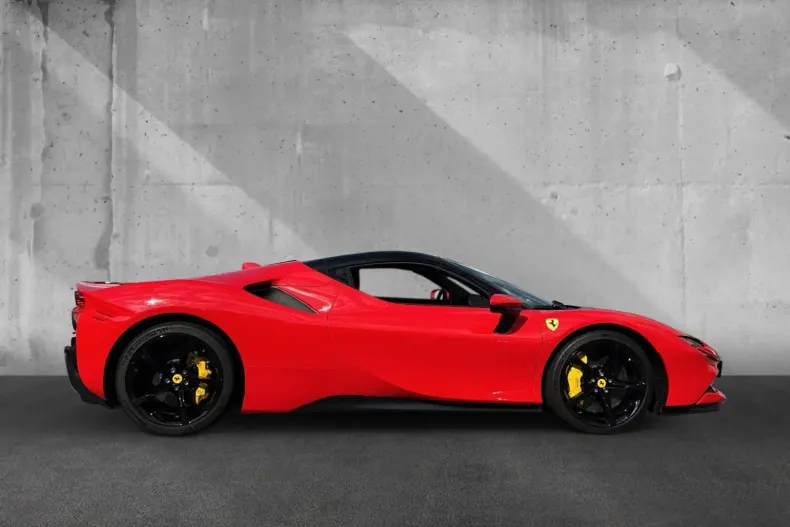 Ferrari SF90 din 2022 cu 9.900 km - oferta FER115022 - foto 10