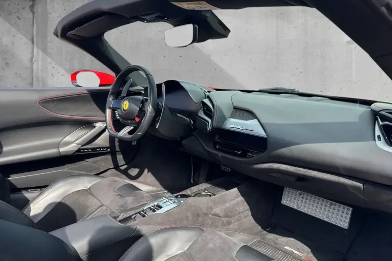 Ferrari SF90 din 2022 cu 9.900 km - oferta FER115022 - foto 17