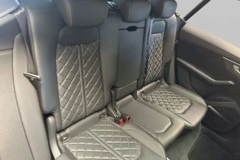 Audi Q8 din 2022 cu 75.285 km - oferta AUD115025 - foto 7