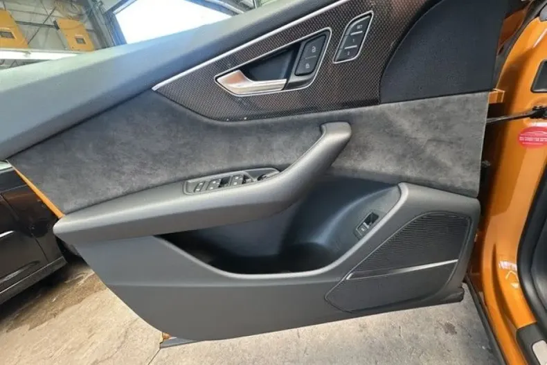 Audi Q8 din 2022 cu 75.285 km - oferta AUD115025 - foto 12