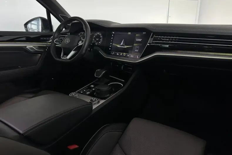 Volkswagen Touareg din 2022 cu 87.639 km - oferta VOL115027 - foto 9