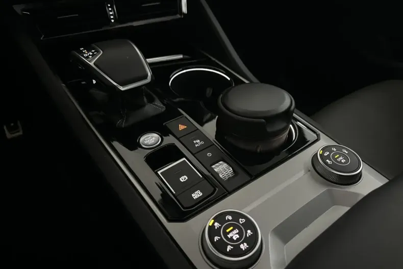 Volkswagen Touareg din 2022 cu 87.639 km - oferta VOL115027 - foto 15