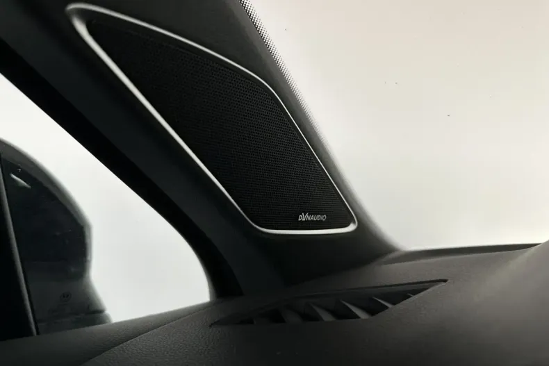 Volkswagen Touareg din 2022 cu 87.639 km - oferta VOL115027 - foto 17