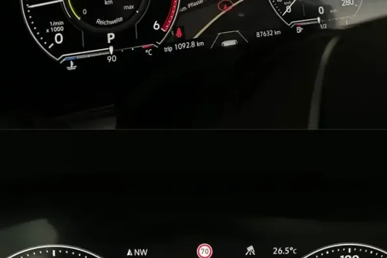 Volkswagen Touareg din 2022 cu 87.639 km - oferta VOL115027 - foto 18