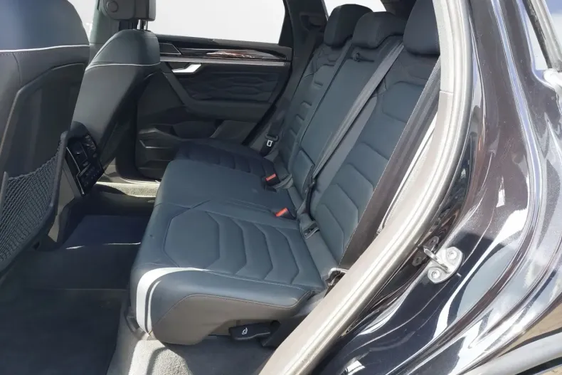 Volkswagen Touareg din 2020 cu 81.466 km - oferta VOL115029 - foto 10