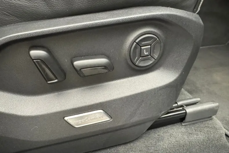 Volkswagen Touareg din 2022 cu 84.900 km - oferta VOL115030 - foto 7