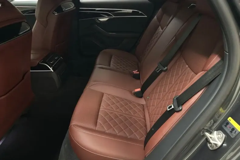 Audi A8 din 2022 cu 60.780 km - oferta AUD115033 - foto 14