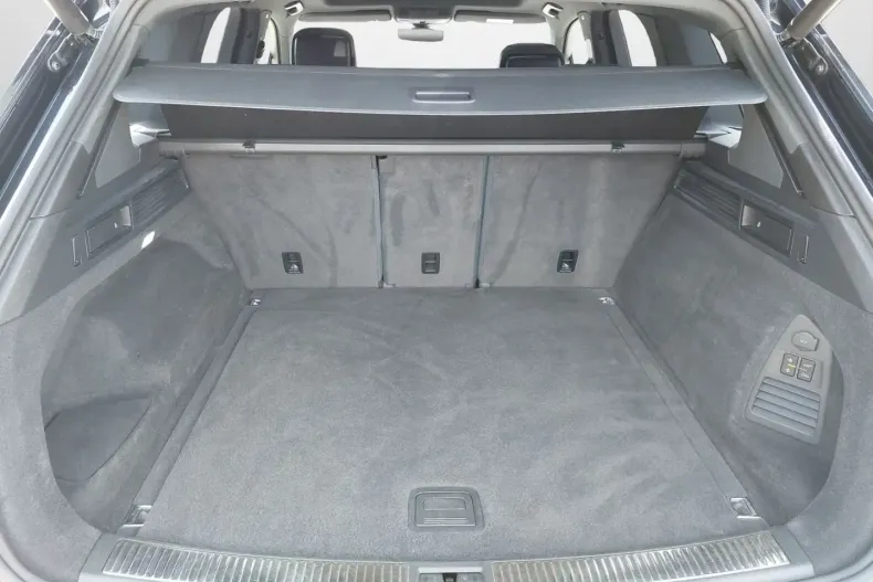 Volkswagen Touareg din 2020 cu 81.466 km - oferta VOL115048 - foto 11