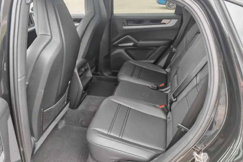 Porsche Cayenne din 2025 cu 50 km - oferta POR115077 - foto 13