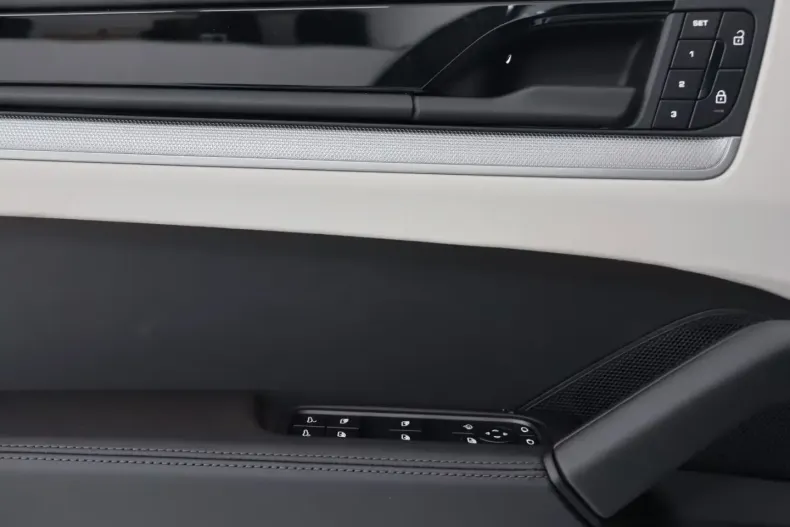 Porsche Cayenne din 2025 cu 20 km - oferta POR115084 - foto 6