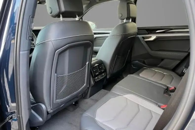 Volkswagen Touareg din 2024 cu 12.900 km - oferta VOL115092 - foto 10