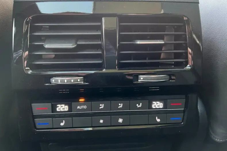 Volkswagen Touareg din 2024 cu 12.900 km - oferta VOL115092 - foto 11