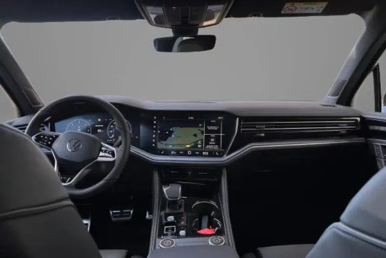 Volkswagen Touareg din 2024 cu 12.900 km - oferta VOL115092 - foto 12