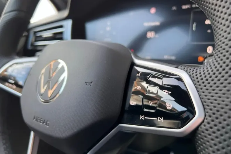 Volkswagen Touareg din 2024 cu 12.900 km - oferta VOL115092 - foto 17