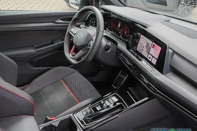 Volkswagen Golf din 2023 cu 46.700 km - oferta VOL115102 - foto 5