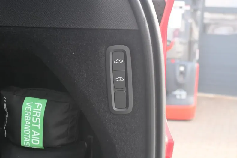 Volvo XC90 din 2023 cu 24.417 km - oferta VOL115115 - foto 13