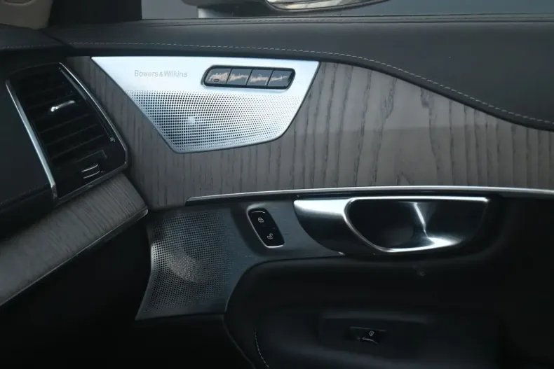 Volvo XC90 din 2023 cu 24.417 km - oferta VOL115115 - foto 22