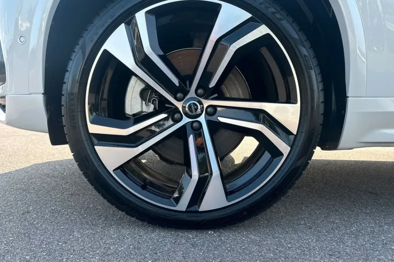 Volvo XC90 din 2024 cu 25.000 km - oferta VOL115122 - foto 2