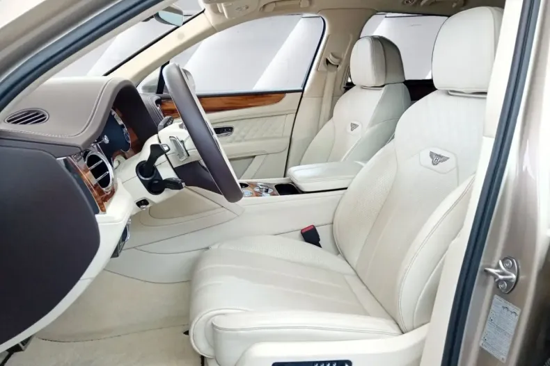 Bentley Bentayga din 2024 cu 29.047 km - oferta BEN115124 - foto 9