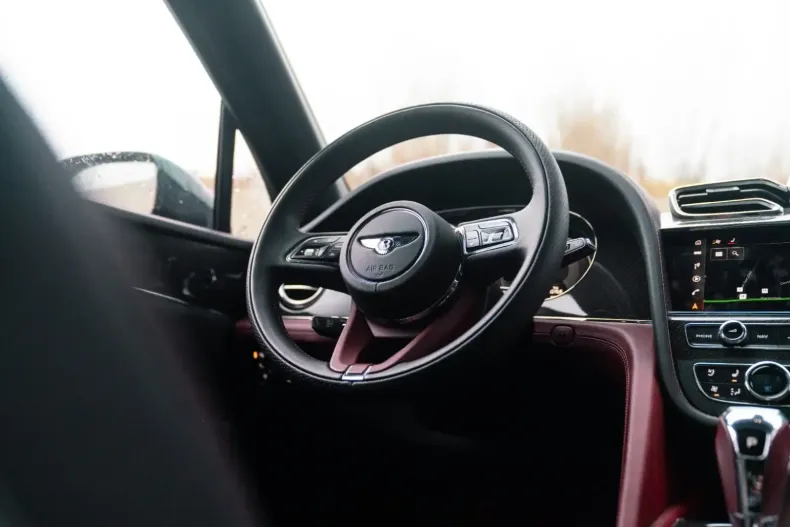 Bentley Bentayga din 2023 cu 7.500 km - oferta BEN115130 - foto 18