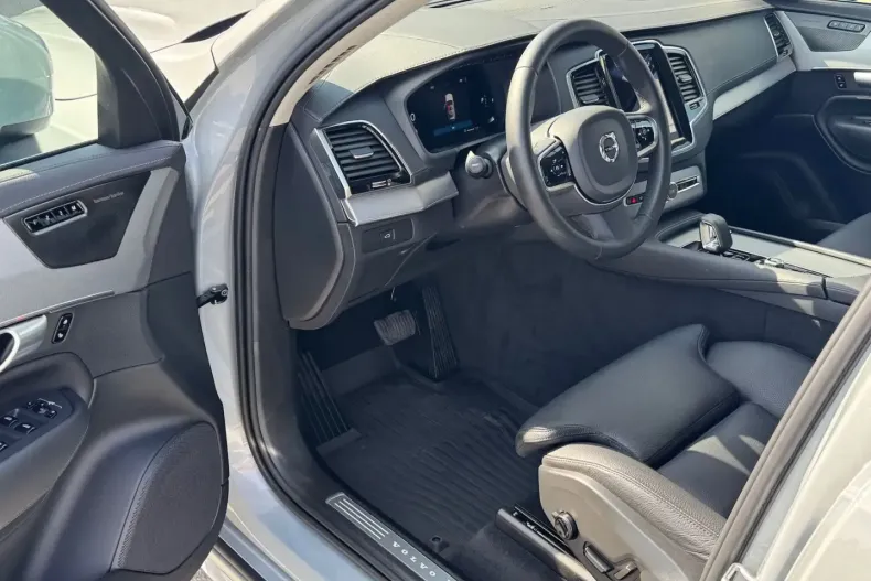 Volvo XC90 din 2023 cu 19.000 km - oferta VOL115135 - foto 7