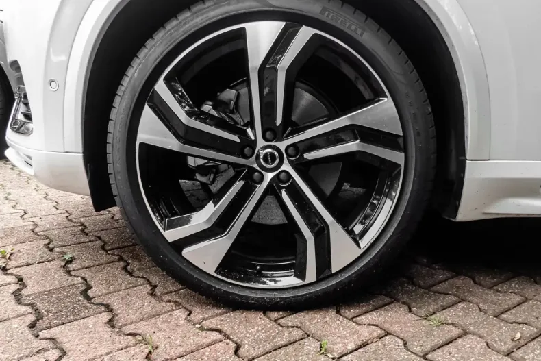 Volvo XC90 din 2023 cu 21.721 km - oferta VOL115142 - foto 3