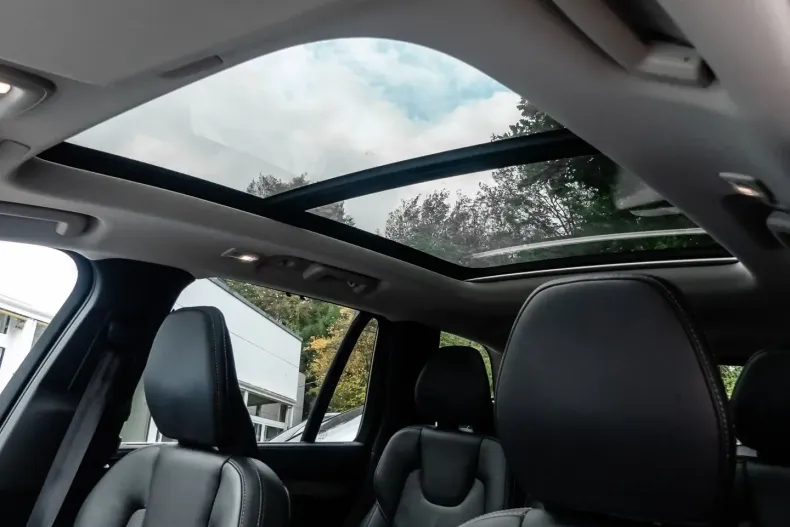 Volvo XC90 din 2023 cu 21.721 km - oferta VOL115142 - foto 4