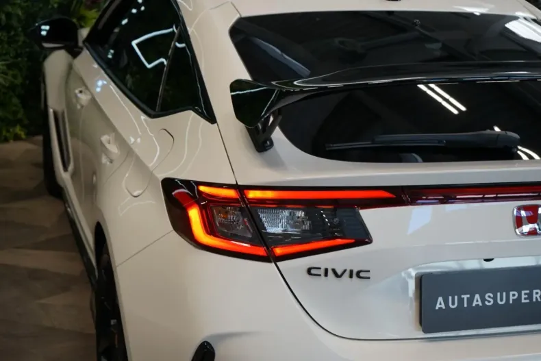 Honda Civic din 2023 cu 3.736 km - oferta HON115144 - foto 8