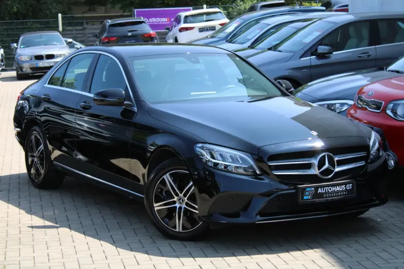 Mercedes-Benz C 300 din 2020 cu 24.551 km - oferta MER115145 - foto 3