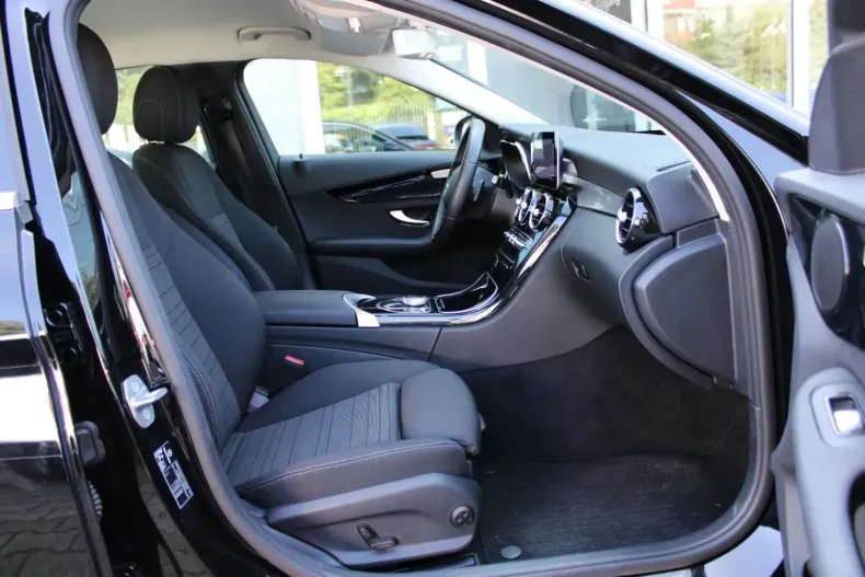 Mercedes-Benz C 300 din 2020 cu 24.551 km - oferta MER115145 - foto 13