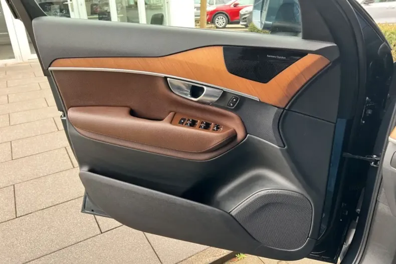 Volvo XC90 din 2021 cu 91.598 km - oferta VOL115154 - foto 9