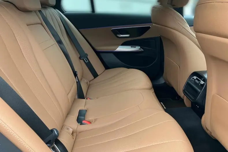 Mercedes-Benz E 200 din 2024 cu 29.800 km - oferta MER115159 - foto 10