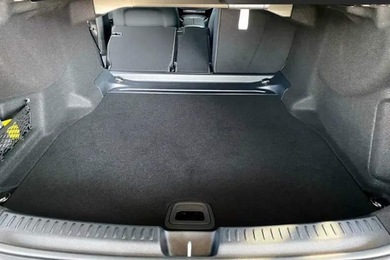 Mercedes-Benz E 200 din 2023 cu 4.740 km - oferta MER115162 - foto 13