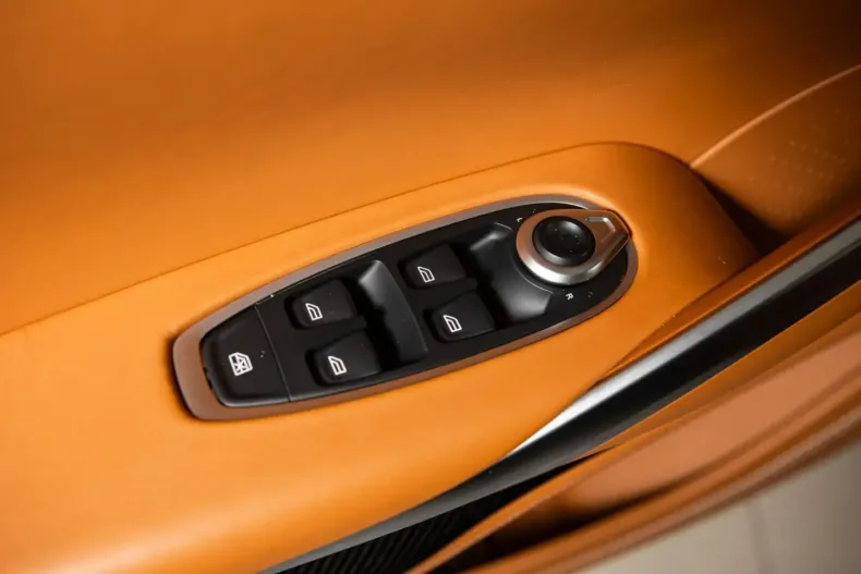 Aston Martin DBX din 2023 cu 26.500 km - oferta AST115174 - foto 21