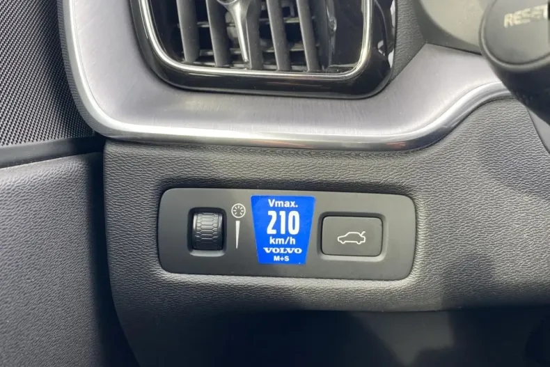 Volvo XC60 din 2020 cu 87.207 km - oferta VOL115181 - foto 24