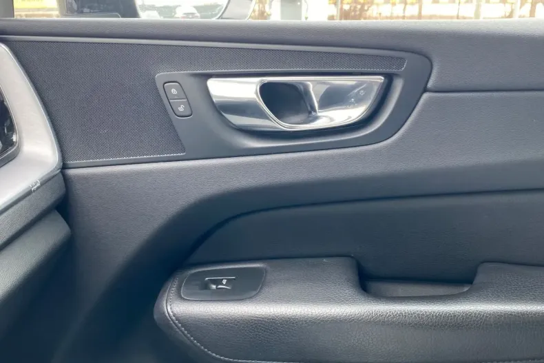 Volvo XC60 din 2020 cu 87.207 km - oferta VOL115181 - foto 25