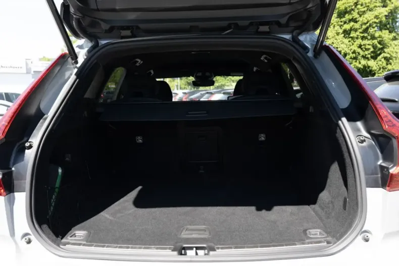 Volvo XC60 din 2023 cu 22.333 km - oferta VOL115187 - foto 8