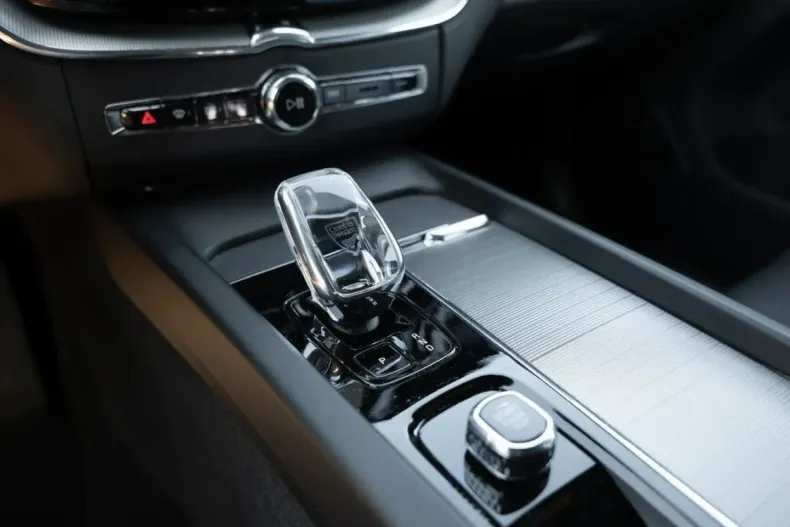 Volvo XC60 din 2023 cu 22.333 km - oferta VOL115187 - foto 13